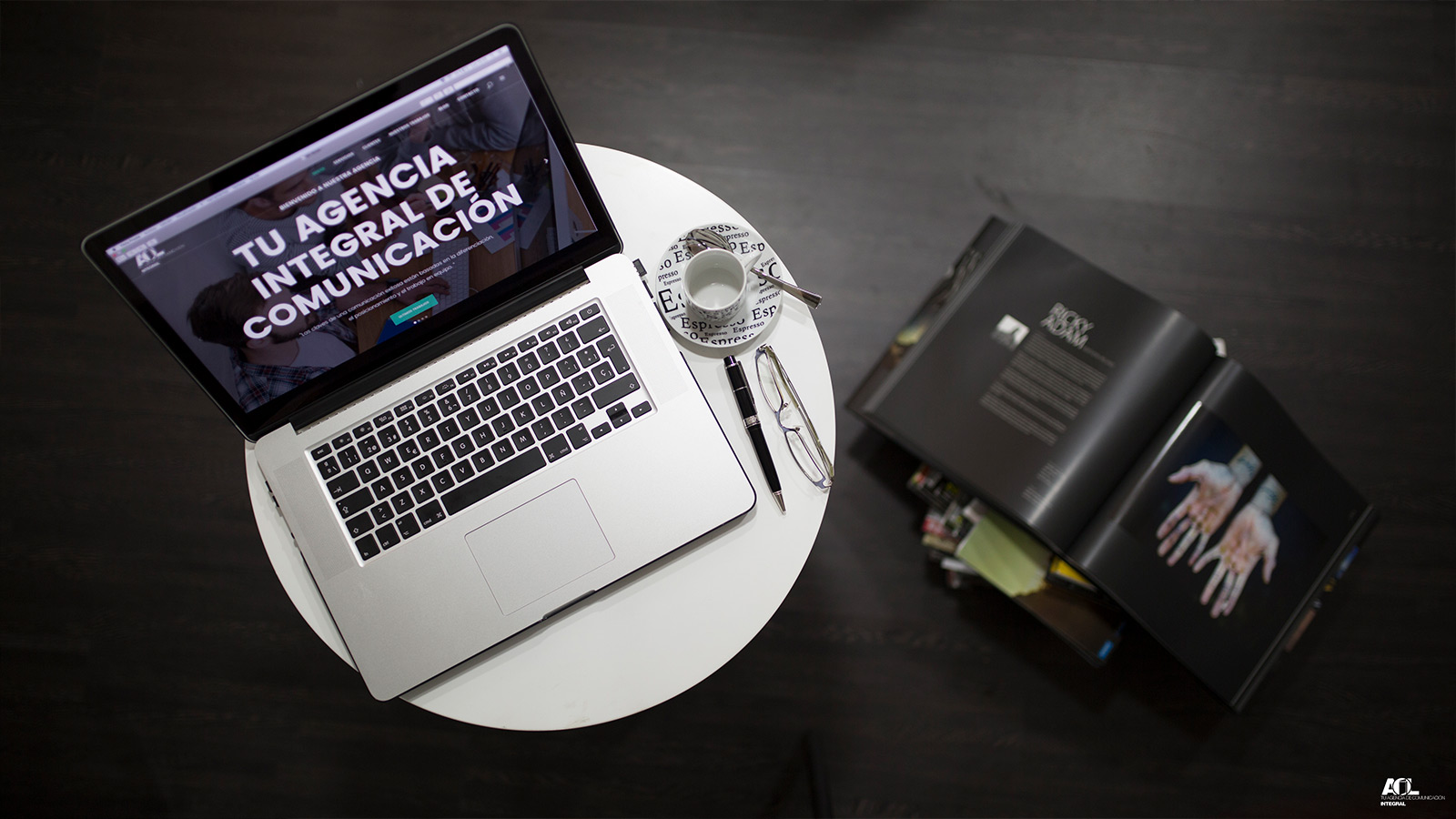 ...QUÉ NOS HACE ÚNICOS...

Alotrolado Comunicación es una Agencia Integral, llena de contenido creativo, orientada a asesorar a nuestros clientes para guiarles en los planes de comunicación con tácticas directas y acciones diseñadas para conseguir los objetivos de comunicación.