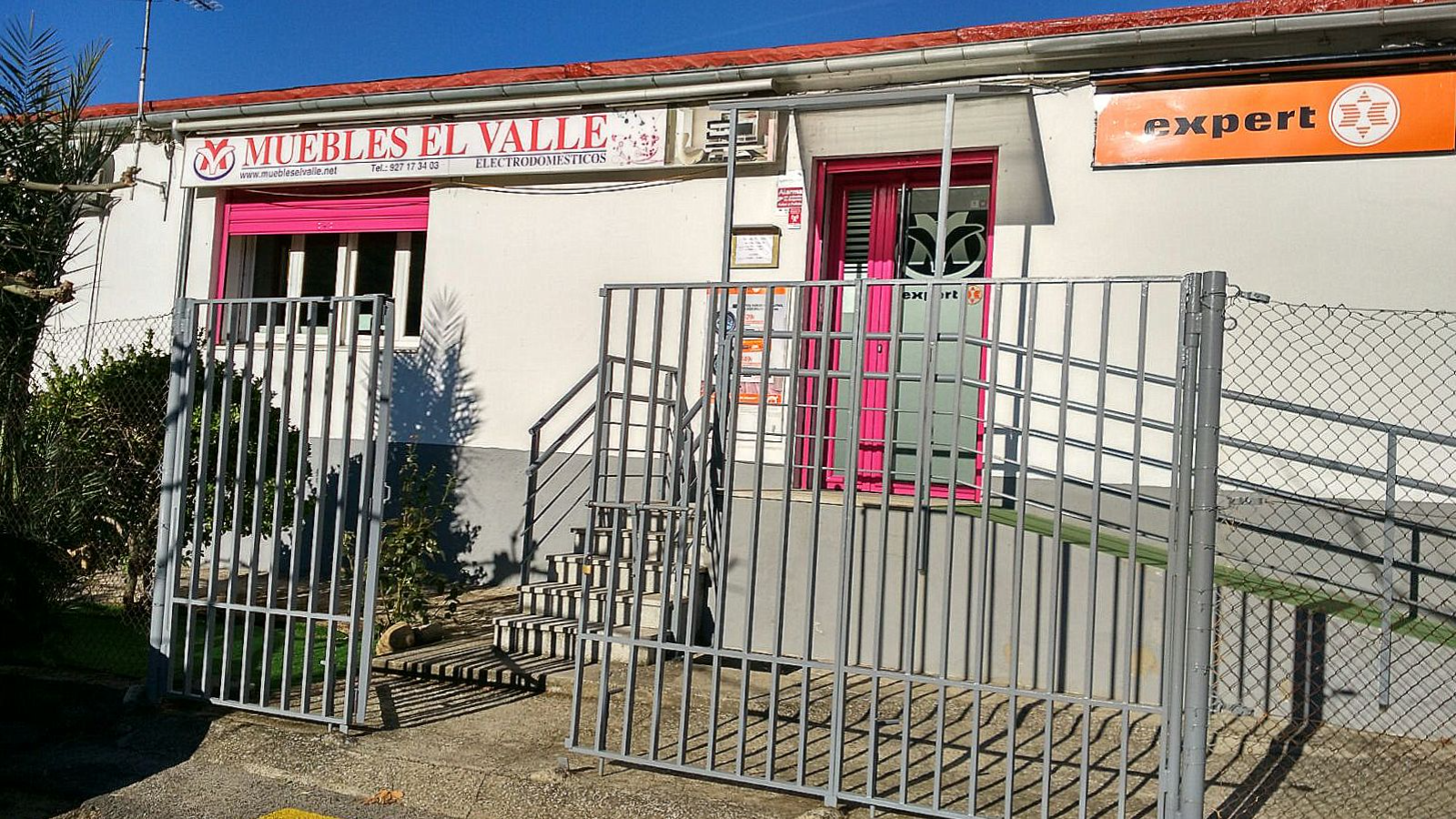 Visita nuestra tienda y estaremos encantados de atenderte y daremos solución y diseño a tu hogar.