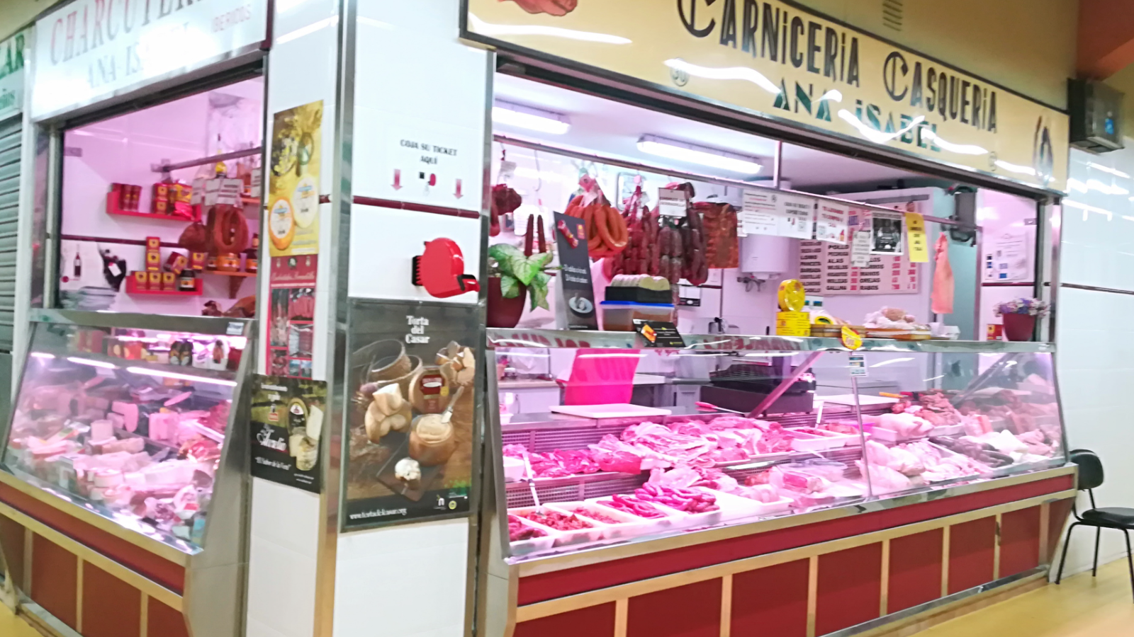 Estados al lado de la entrada al mercado por la calle Trujillo puesto 42