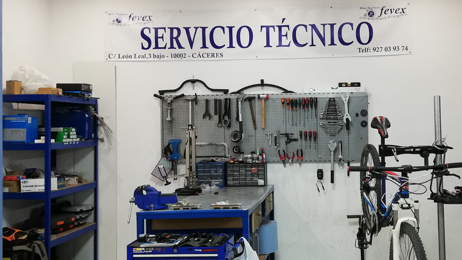 Taller de bicicletas, ten al día tu bici con nuestros paquetes de mantenimiento.