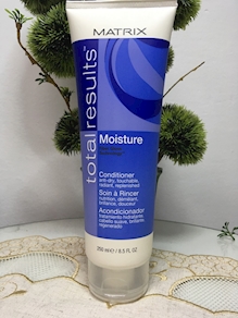 MATRIX TOTAL RESULTS ACONDICIONADOR MOISTURE 250 ML