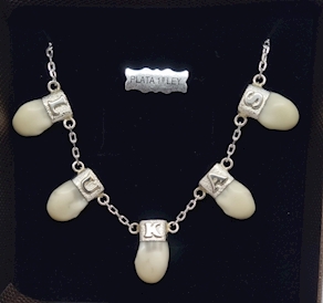 COLLAR PERLAS DE VENADO CON NOMBRE