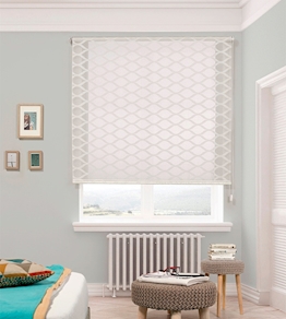 Gata estor enrollable translúcido color blanco de 170 x 175