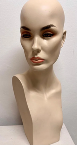 MANIQUI PARA COLOCAR PELUCAS